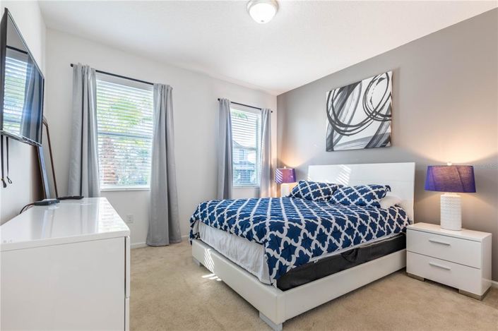 Image No.8-6 Bed Property for sale