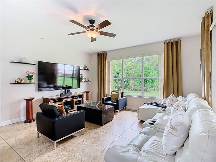 Image No.17-4 Bed Property for sale