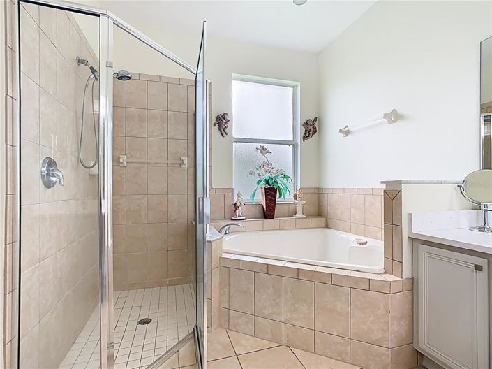 Image No.26-4 Bed Property for sale