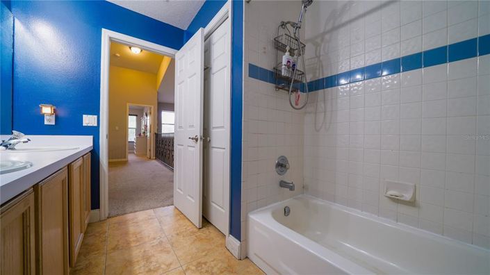 Image No.24-5 Bed Property for sale