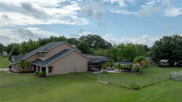 Image No.9-5 Bed Property for sale