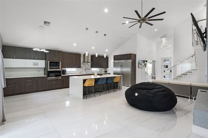 Image No.10-4 Bed Property for sale