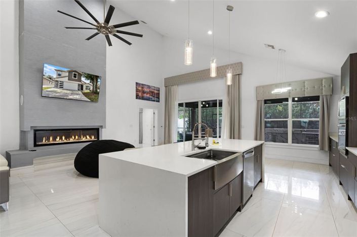 Image No.12-4 Bed Property for sale