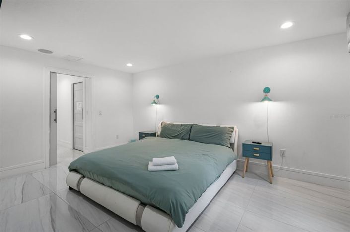 Image No.13-4 Bed Property for sale