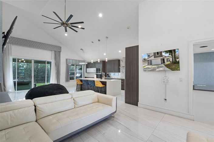 Image No.6-4 Bed Property for sale