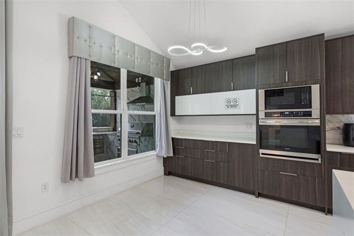 Image No.9-4 Bed Property for sale