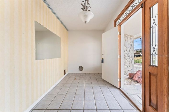 Image No.13-4 Bed Property for sale