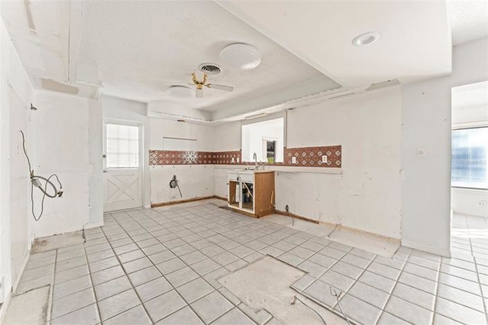 Image No.14-4 Bed Property for sale