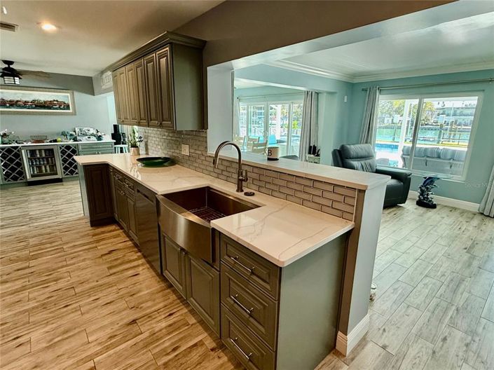 Image No.28-3 Bed Property for sale