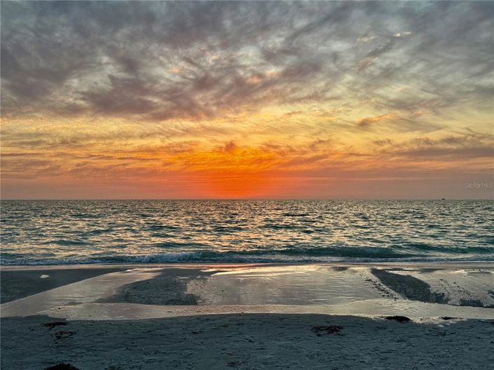 Image No.99-3 Bed Property for sale