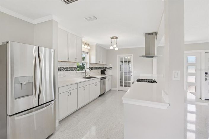 Image No.15-3 Bed Property for sale