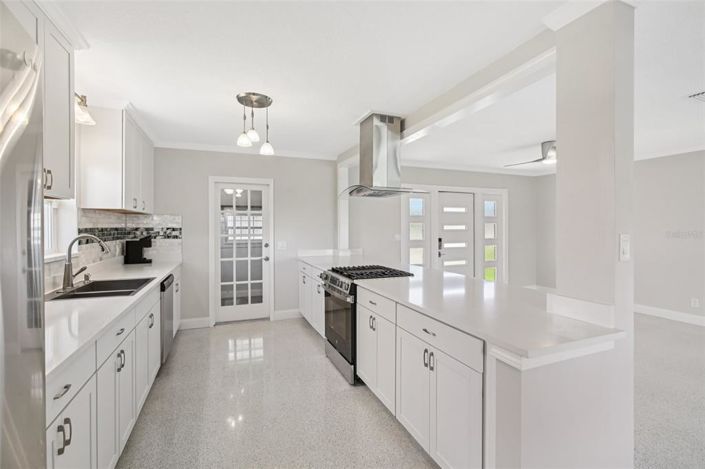 Image No.16-3 Bed Property for sale