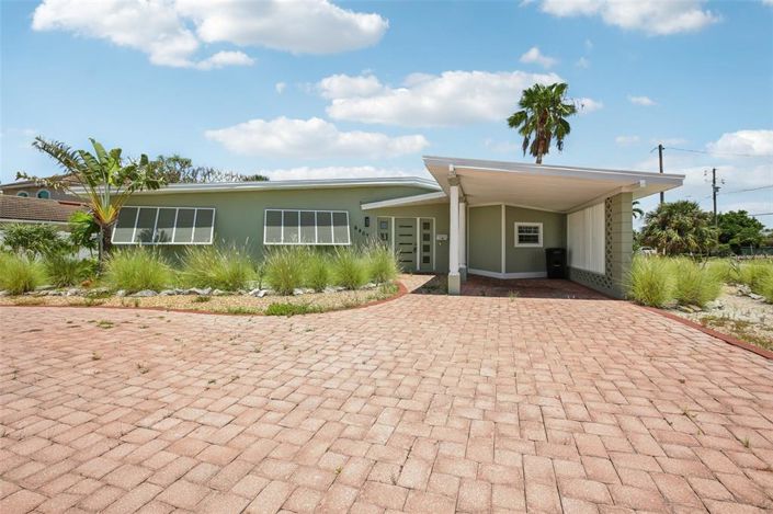 Image No.3-3 Bed Property for sale