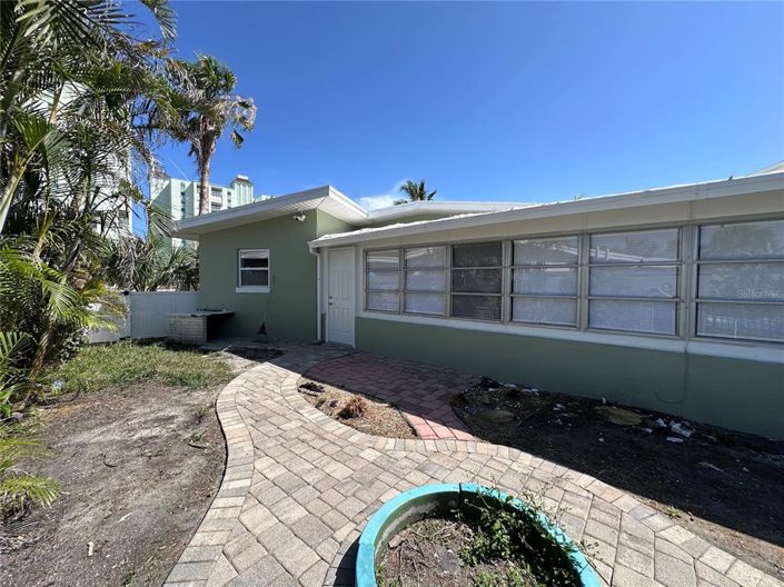 Image No.57-3 Bed Property for sale