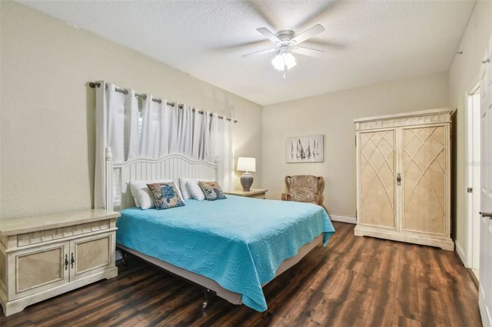 Image No.14-2 Bed Property for sale