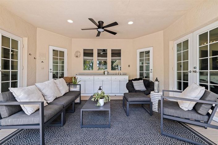 Image No.11-4 Bed Property for sale