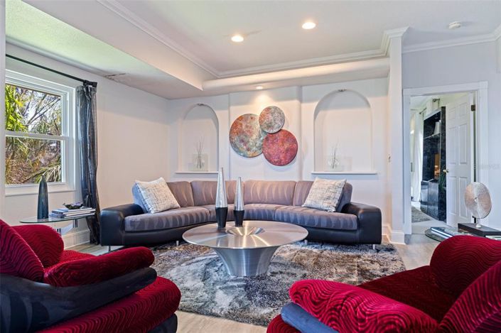 Image No.15-4 Bed Property for sale