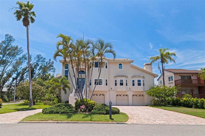 Image No.2-4 Bed Property for sale