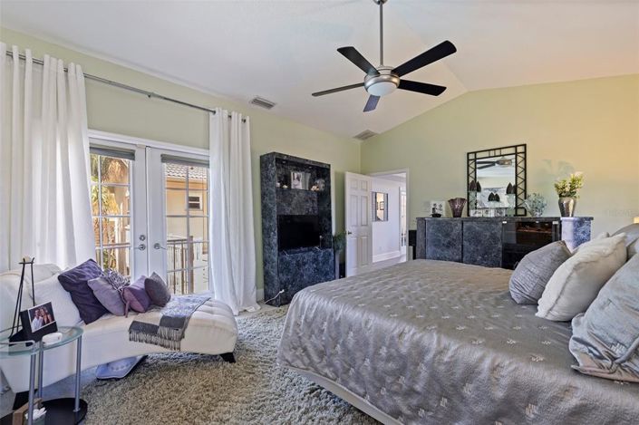 Image No.28-4 Bed Property for sale