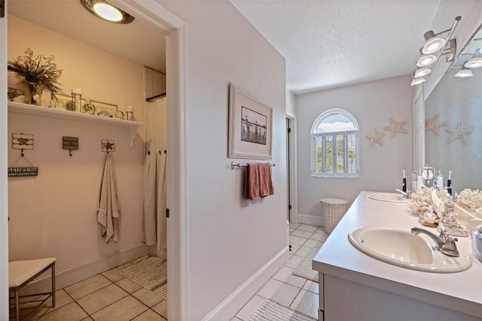 Image No.36-4 Bed Property for sale