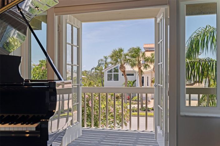 Image No.9-4 Bed Property for sale