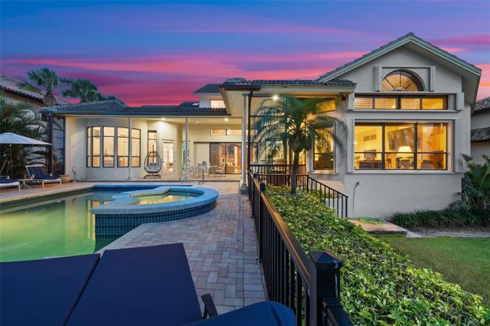 Image No.13-5 Bed Property for sale