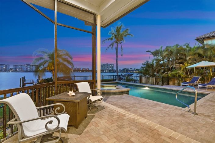 Image No.15-5 Bed Property for sale