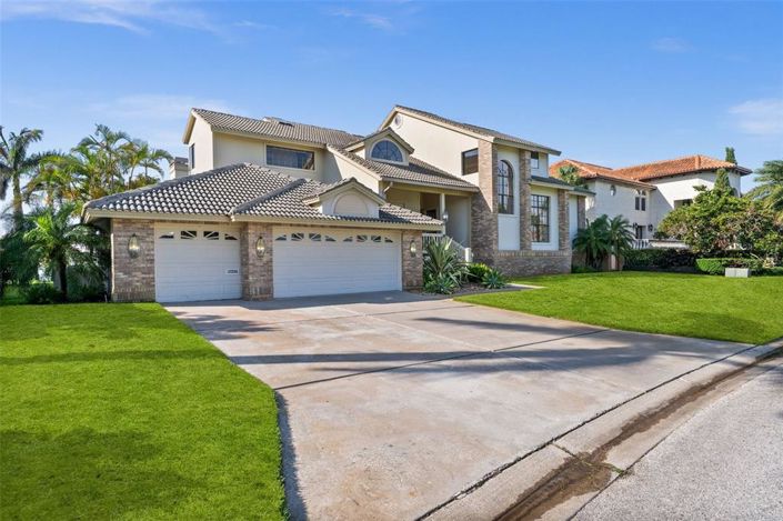 Image No.18-5 Bed Property for sale