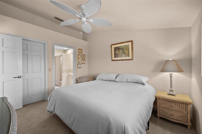 Image No.42-5 Bed Property for sale