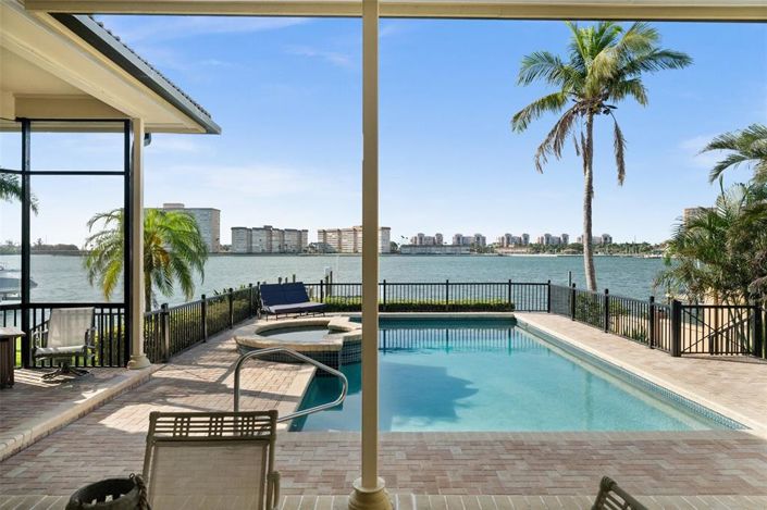 Image No.45-5 Bed Property for sale