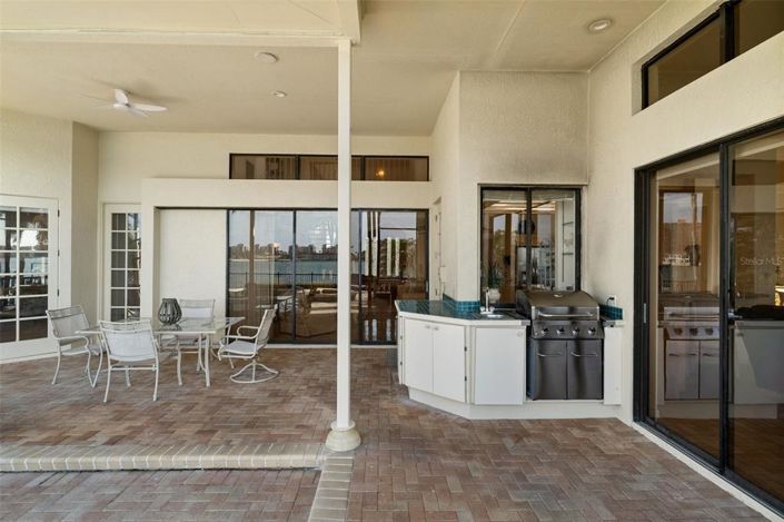 Image No.48-5 Bed Property for sale