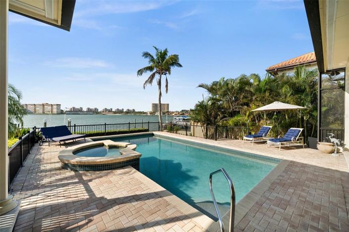 Image No.49-5 Bed Property for sale