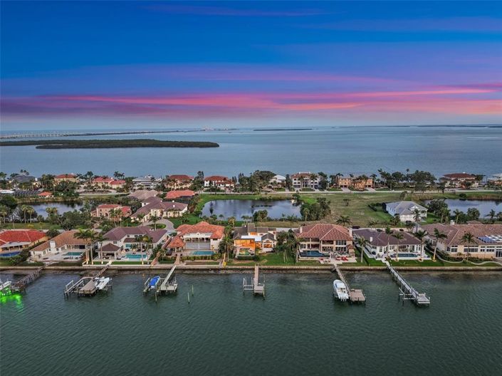 Image No.77-5 Bed Property for sale