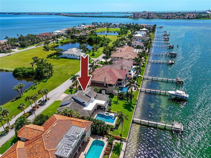 Image No.86-5 Bed Property for sale