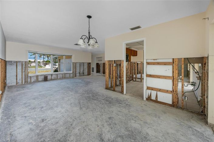 Image No.17-2 Bed Property for sale