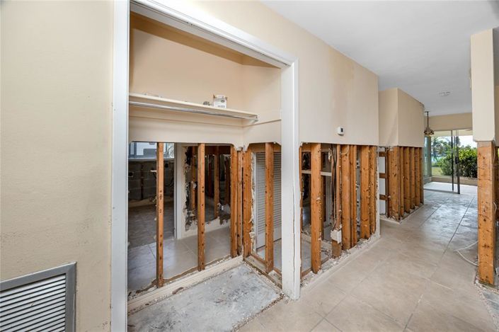 Image No.9-2 Bed Property for sale