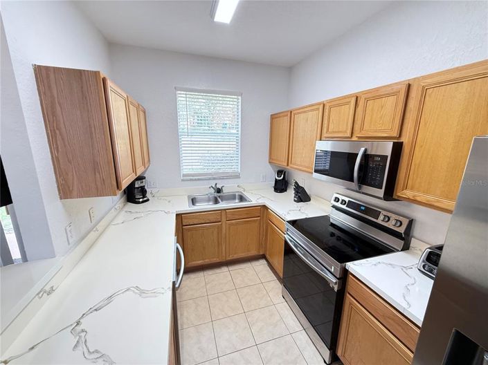 Image No.13-3 Bed Townhouse for sale