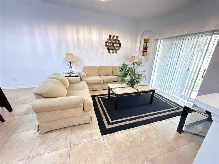 Image No.6-3 Bed Townhouse for sale