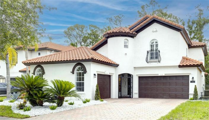 Image No.1-5 Bed Property for sale
