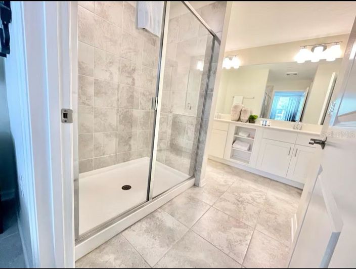 Image No.8-3 Bed Property for sale