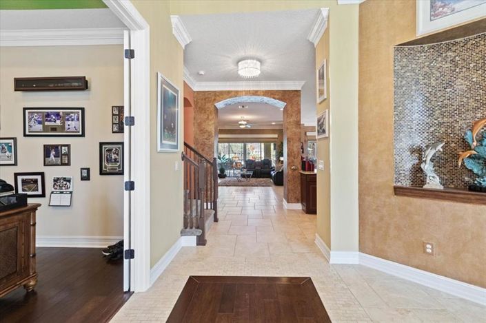 Image No.17-4 Bed Property for sale