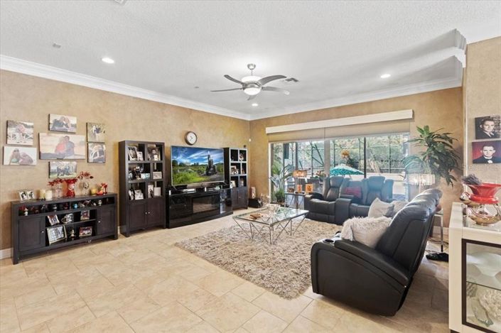 Image No.23-4 Bed Property for sale