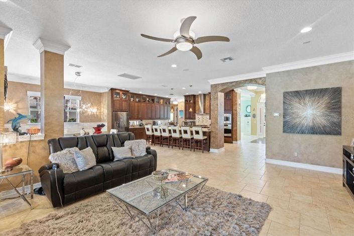 Image No.28-4 Bed Property for sale