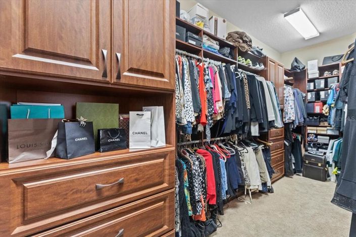 Image No.33-4 Bed Property for sale