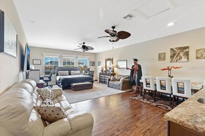 Image No.44-4 Bed Property for sale