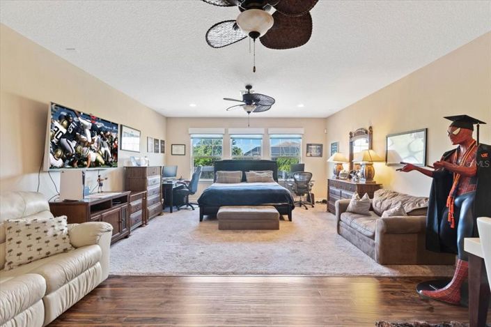 Image No.45-4 Bed Property for sale