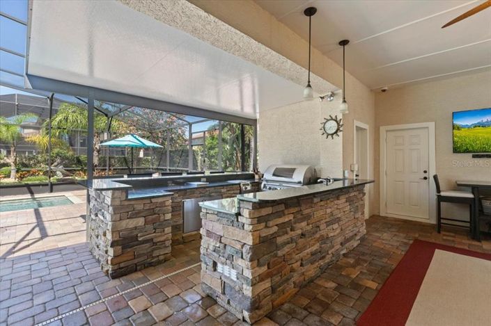 Image No.69-4 Bed Property for sale