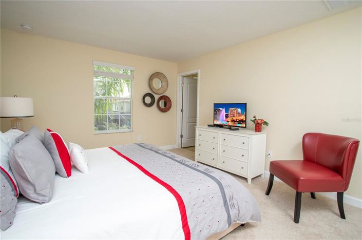 Image No.16-6 Bed Property for sale