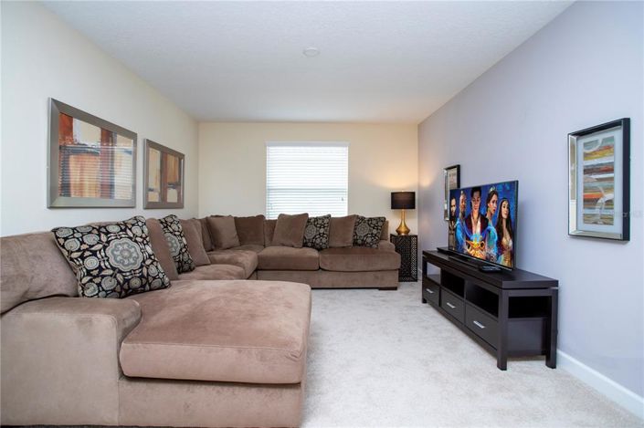 Image No.2-6 Bed Property for sale