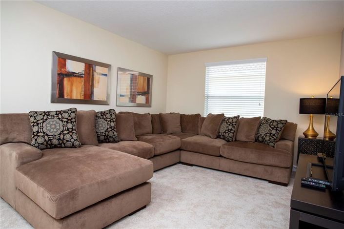 Image No.3-6 Bed Property for sale